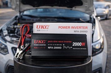 Автомобільний інвертор UKC 2000 Вт 12&ndash;220 В з чистою синусоїдою / Перетворювач напруги для котла та техніки, потужний, акумуляторний, LED, для дому A-762 фото