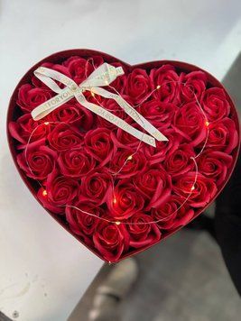Подарочный набор мыльное Сердце с розами из мыла LED / подарочный бокс с мыльными розами, женский 111444 фото